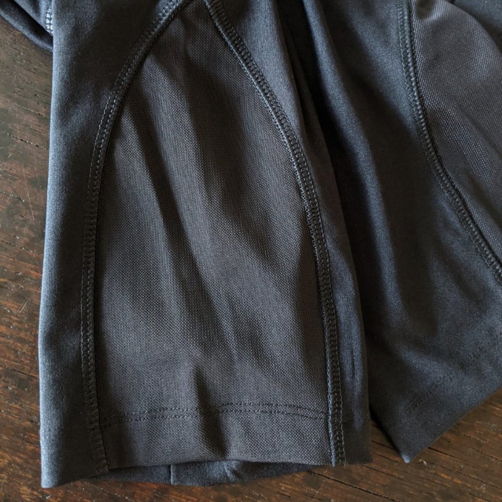 VOGO Athletica BLACK Capri Leggings w/Mesh